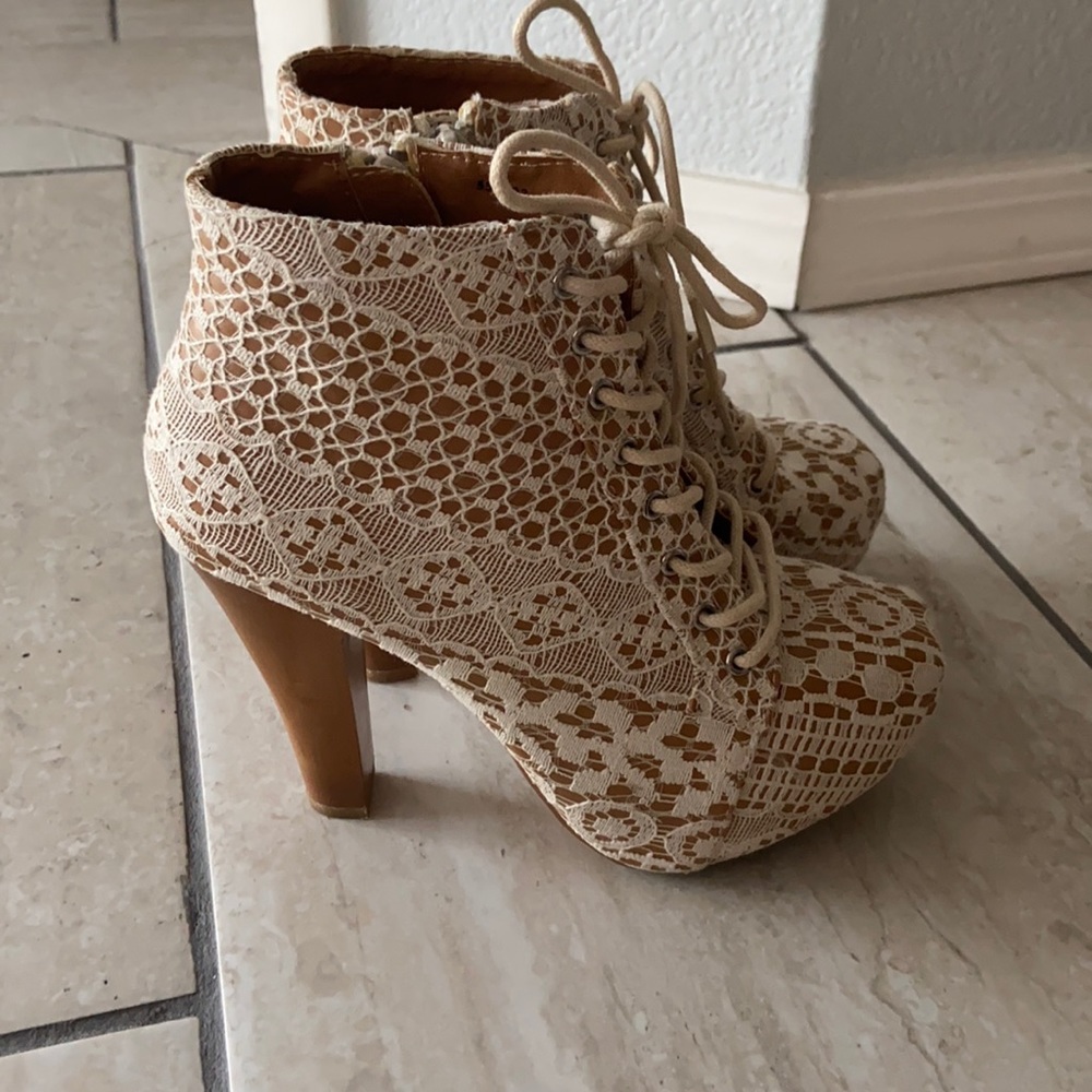 Woman Heeled boots size 6